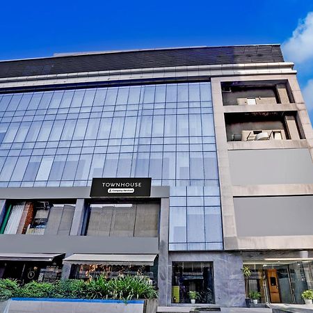 Super Townhouse Pbg Mall Vashi Turambhe Exteriör bild