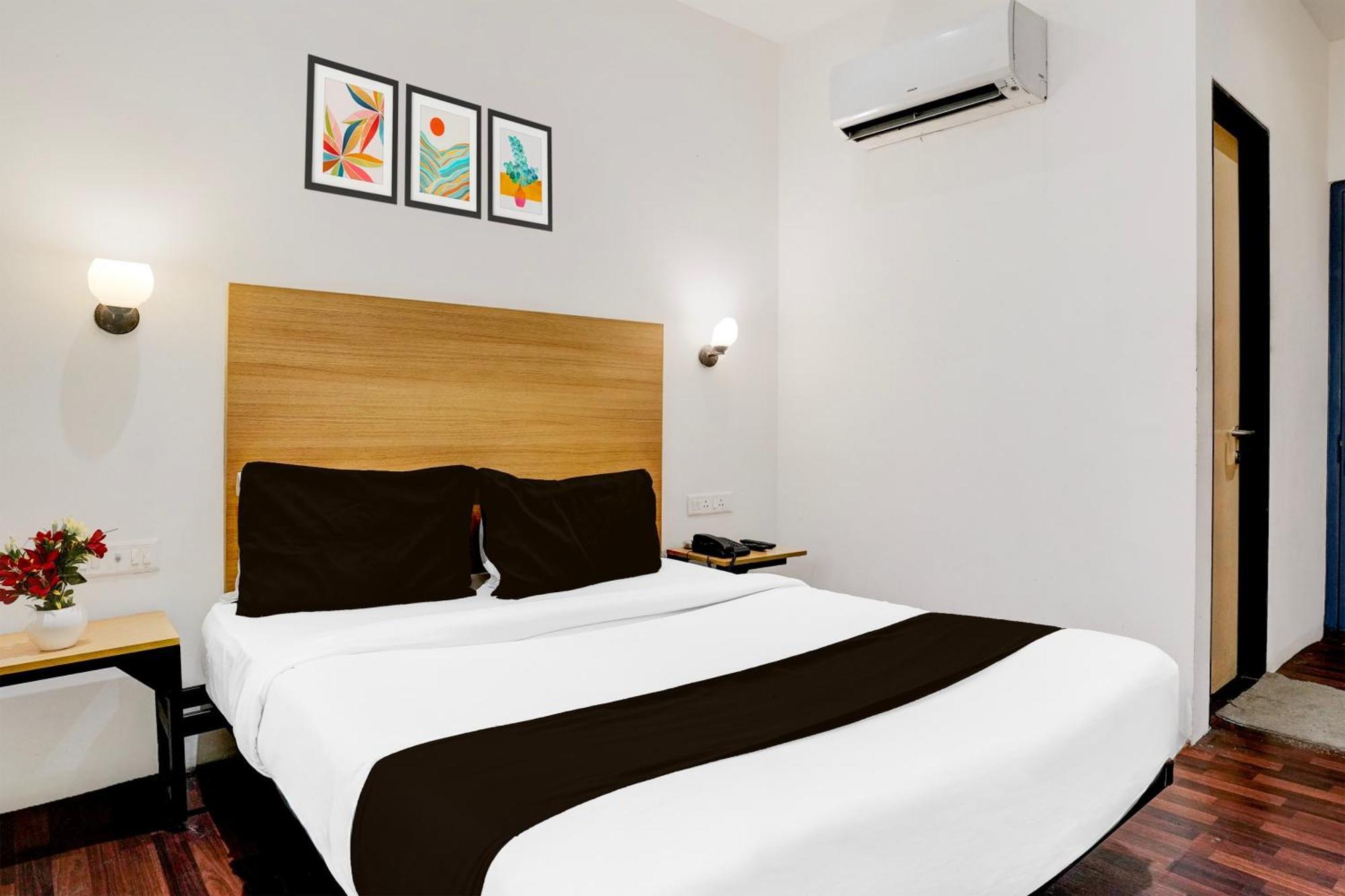 Super Townhouse Pbg Mall Vashi Turambhe Exteriör bild